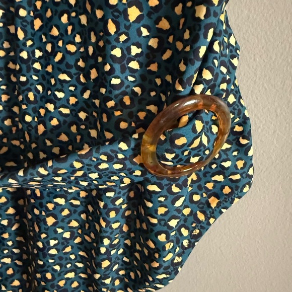 Cupshe Blue and Tan One Piece Swimsuit with Plunging Neckline - Picture 4 of 7